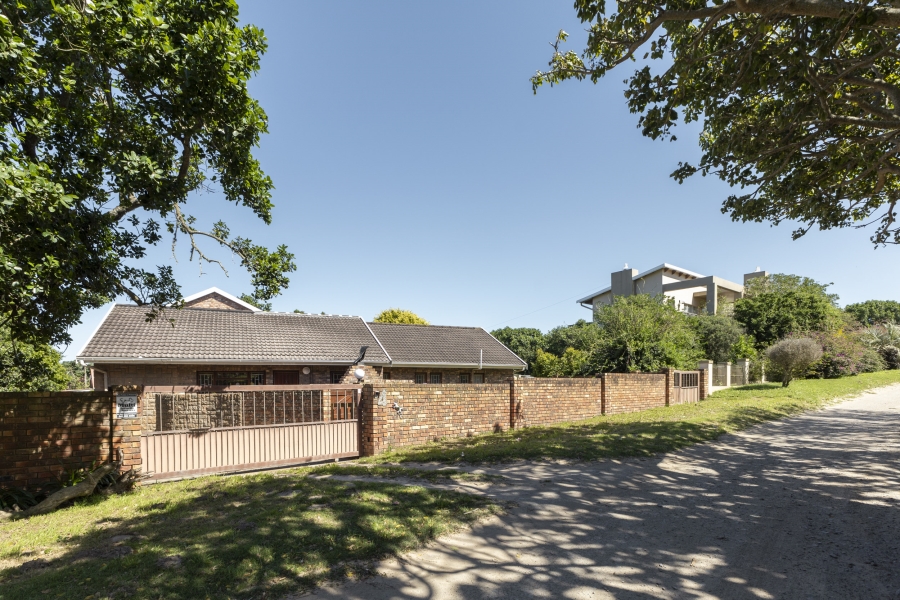 4 Bedroom Property for Sale in Forest Downs Eastern Cape